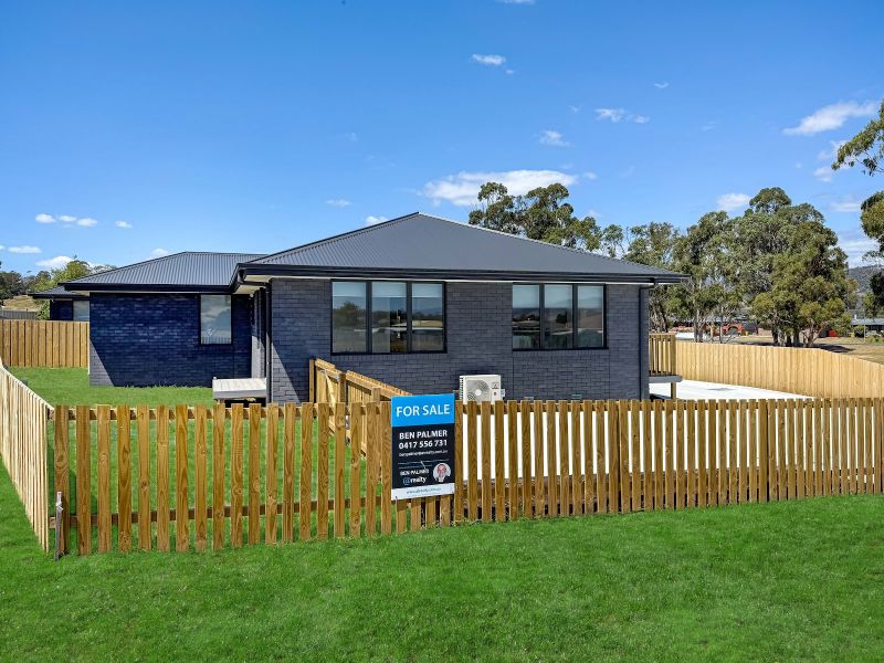 1 & 2/82 BENJAMIN TCE, NEW NORFOLK, TAS 7140