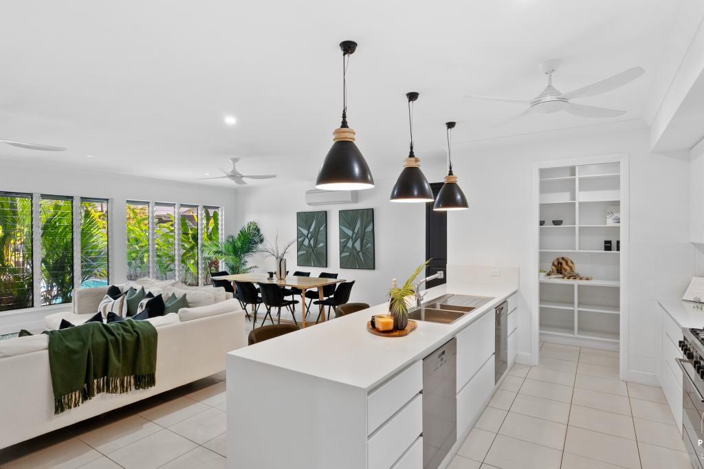 22 Oliva St, Palm Cove, QLD 4879
