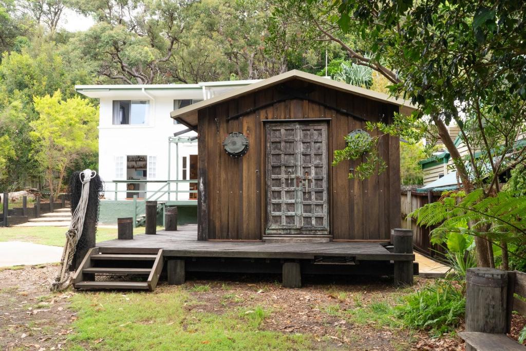 107 Dickson Way, Point Lookout, QLD 4183