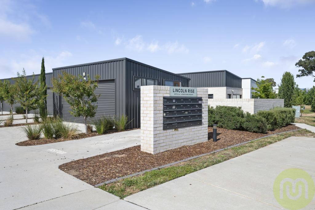 15/14 Grace Munro Cres, Strathnairn, ACT 2615