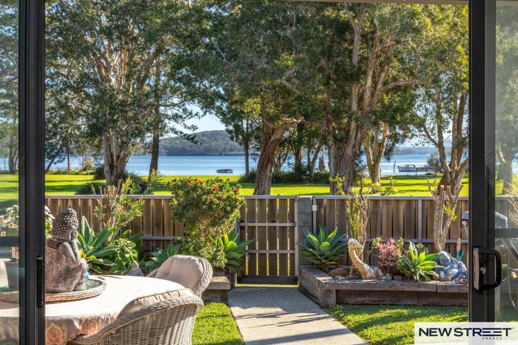 8 LAKESIDE DR, SWANSEA, NSW 2281