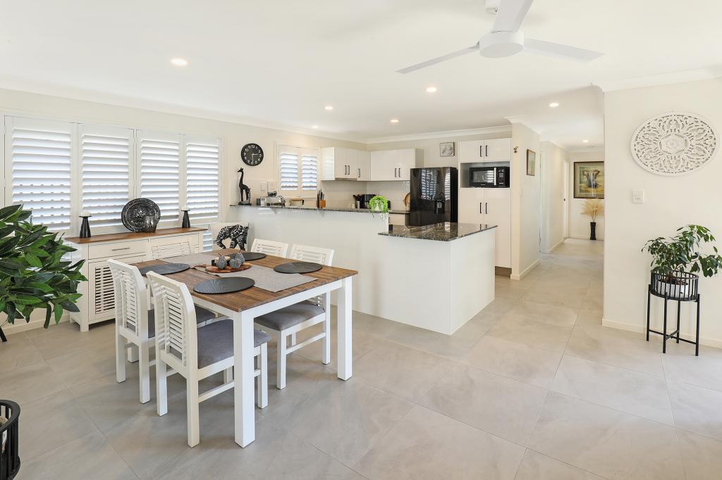 4/1 Harbourlights Way, Pelican Waters, QLD 4551