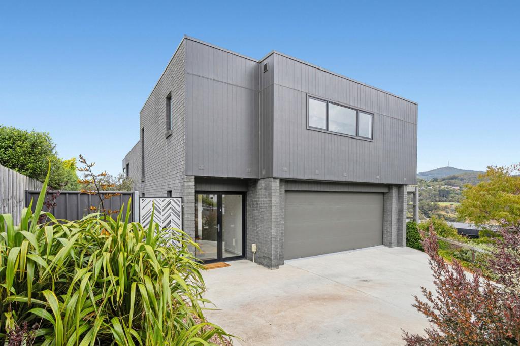 4 Stevens Farm Dr, West Hobart, TAS 7000