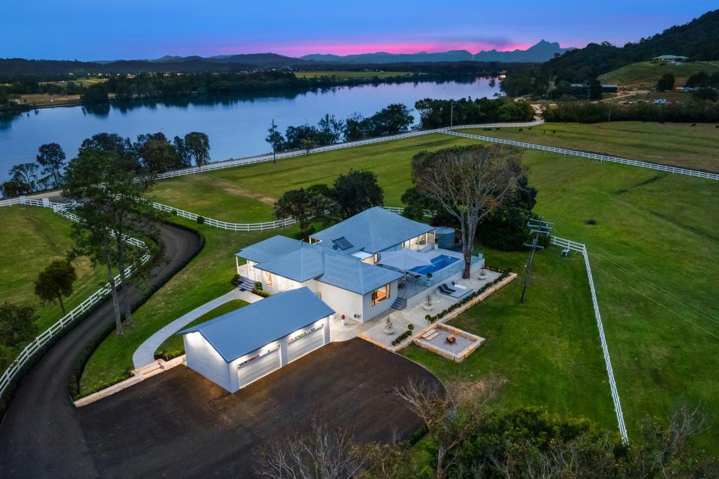 70 RIVER RD, BANORA POINT, NSW 2486