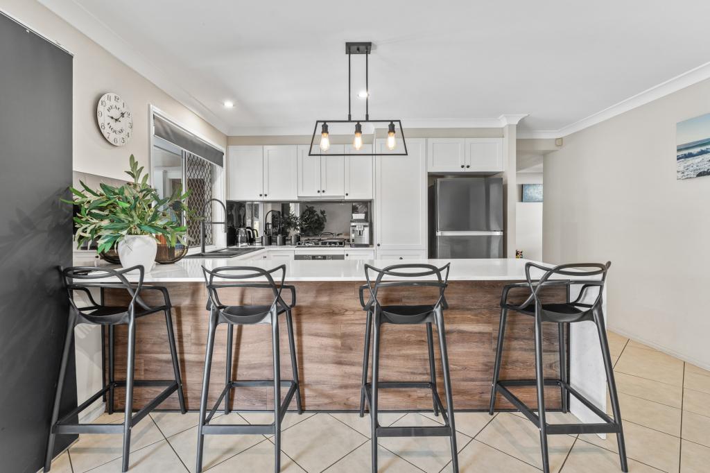 10 Stingray Cres, Burleigh Waters, QLD 4220