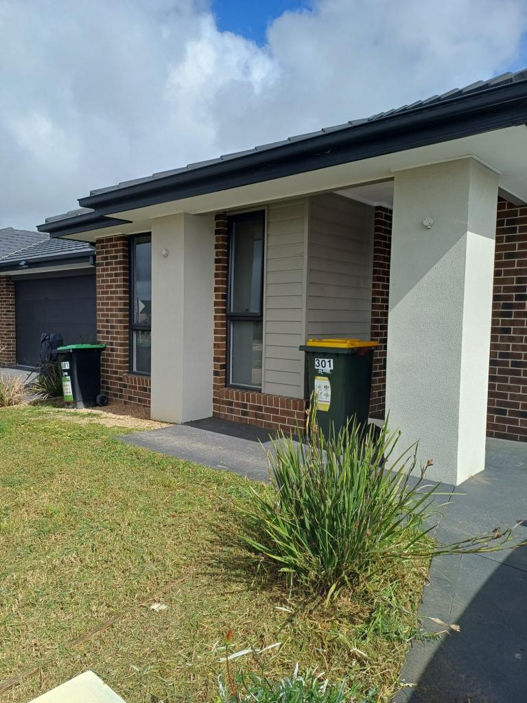 301 DWYER ST, KALKALLO, VIC 3064