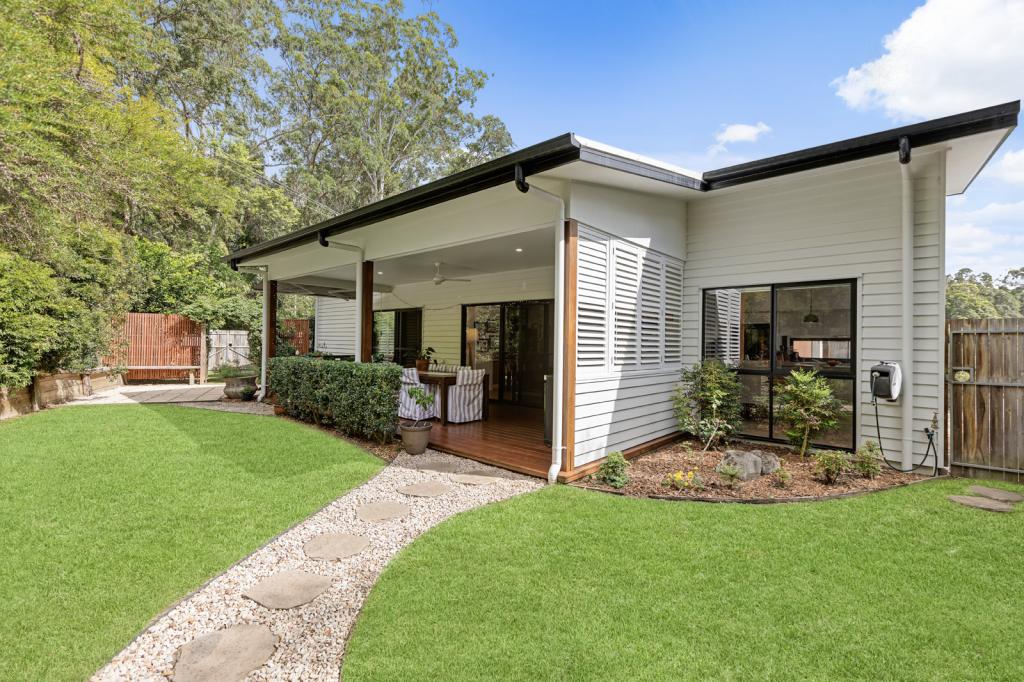 4 Banksia Pl, Palmwoods, QLD 4555