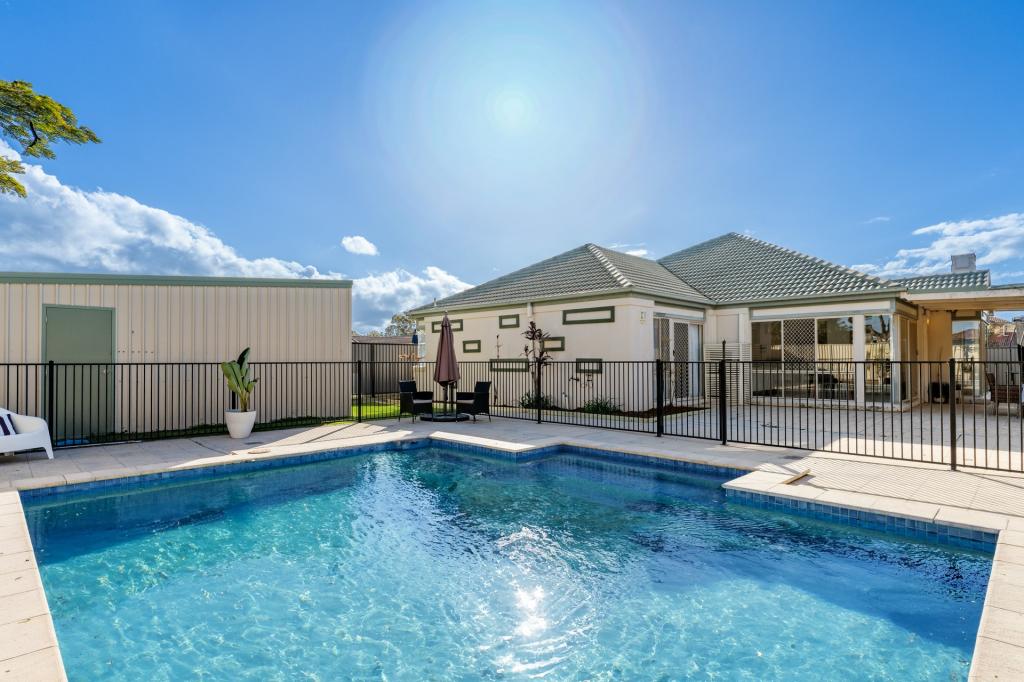 5 Avondale Dr, Banora Point, NSW 2486