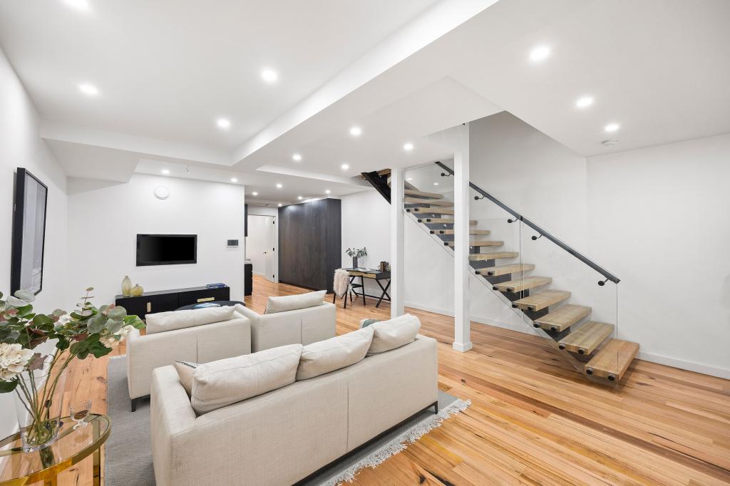 14 CROKER ST, NEWPORT, VIC 3015