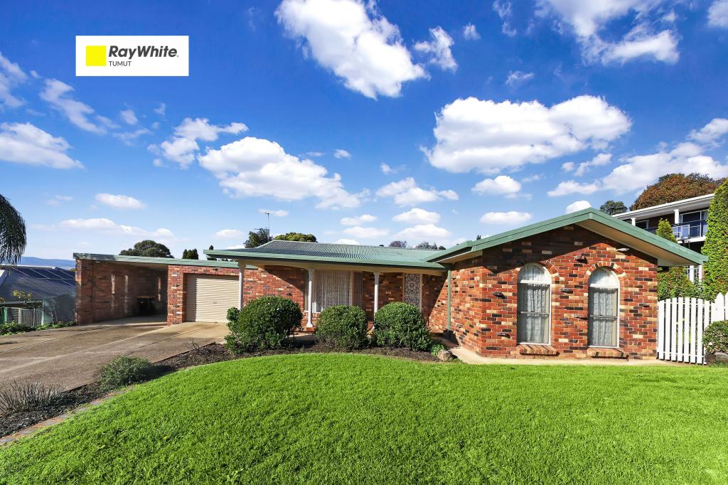 4 WILKINSON PL, TUMUT, NSW 2720