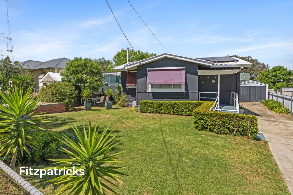 18 Castlereagh Ave, Mount Austin, NSW 2650