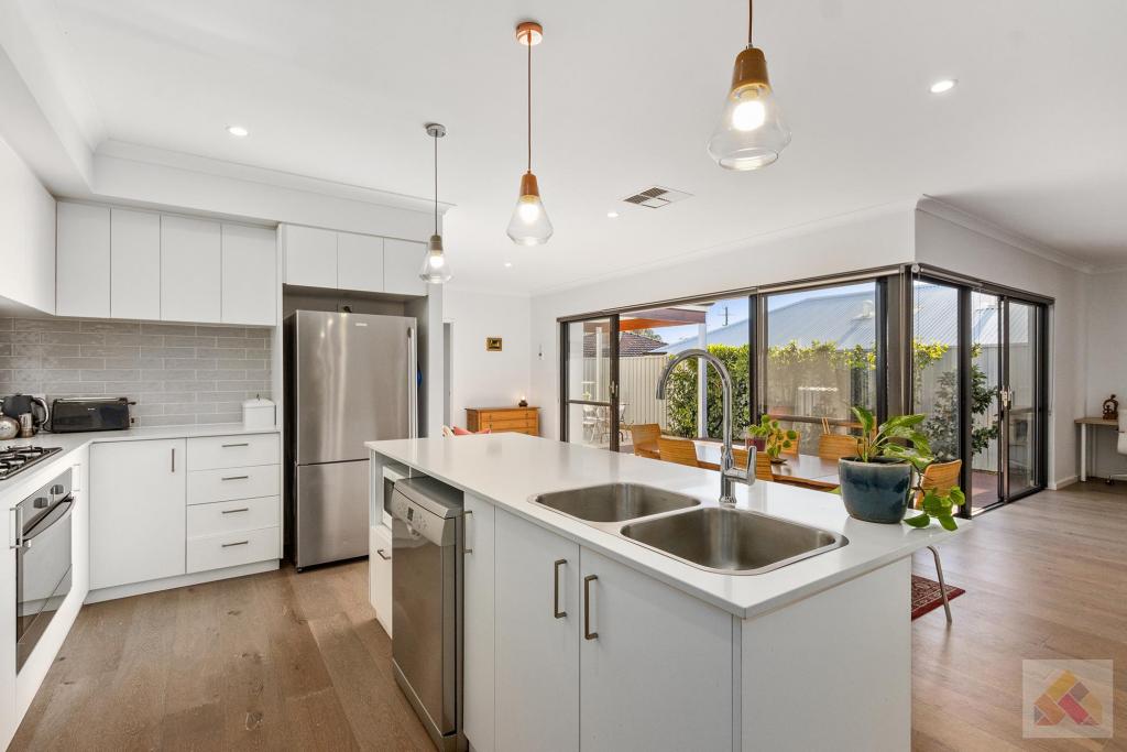 8 Rowland Pl, Hamilton Hill, WA 6163
