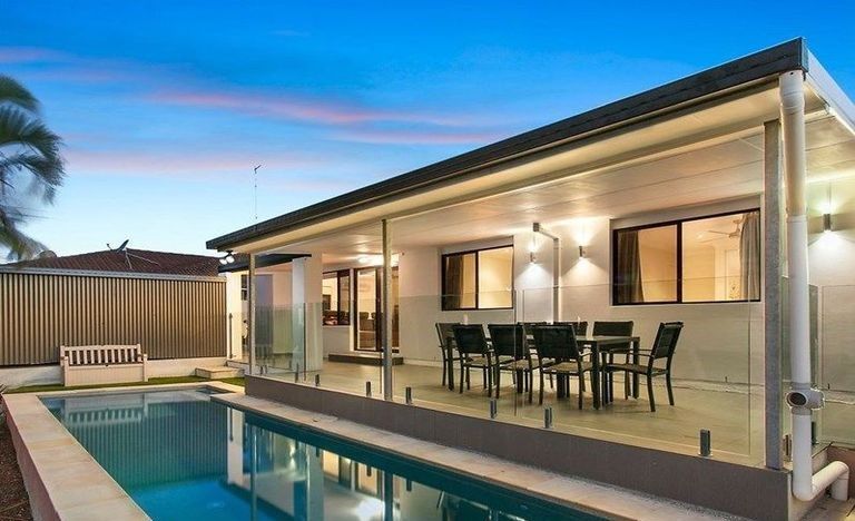 1 Pensacola Ct, Broadbeach Waters, QLD 4218