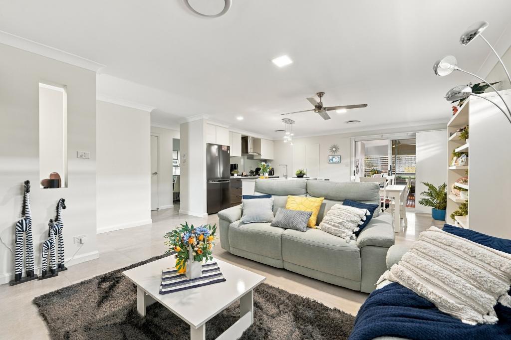 33 Alkira Cct, Horsley, NSW 2530