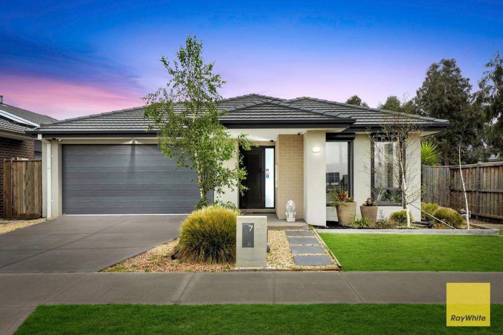 7 Stockport Cres, Thornhill Park, VIC 3335