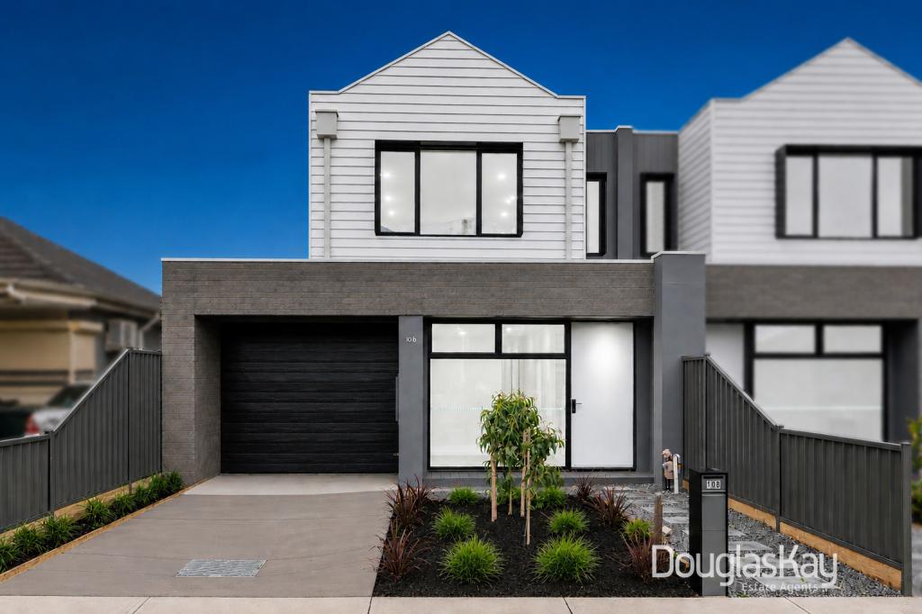 10B COMPTON PDE, SUNSHINE NORTH, VIC 3020