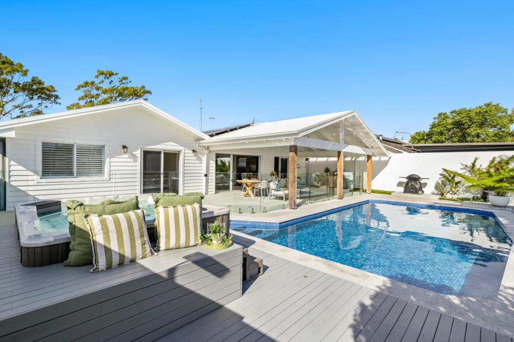 12 Gibraltar Dr, Surfers Paradise, QLD 4217