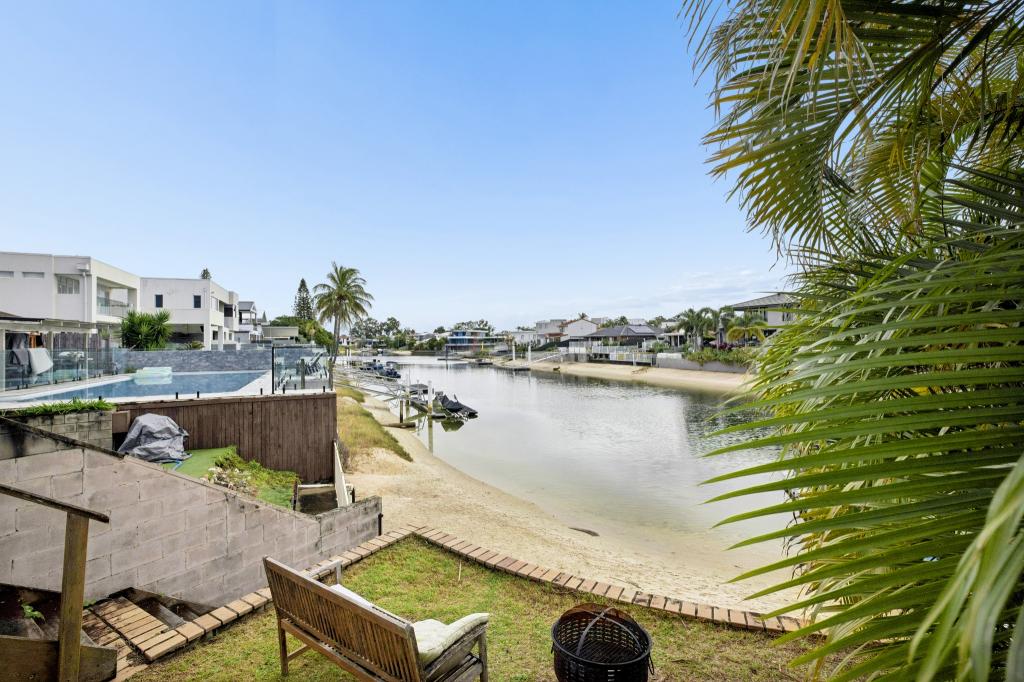 1 ALMA ST, BROADBEACH WATERS, QLD 4218
