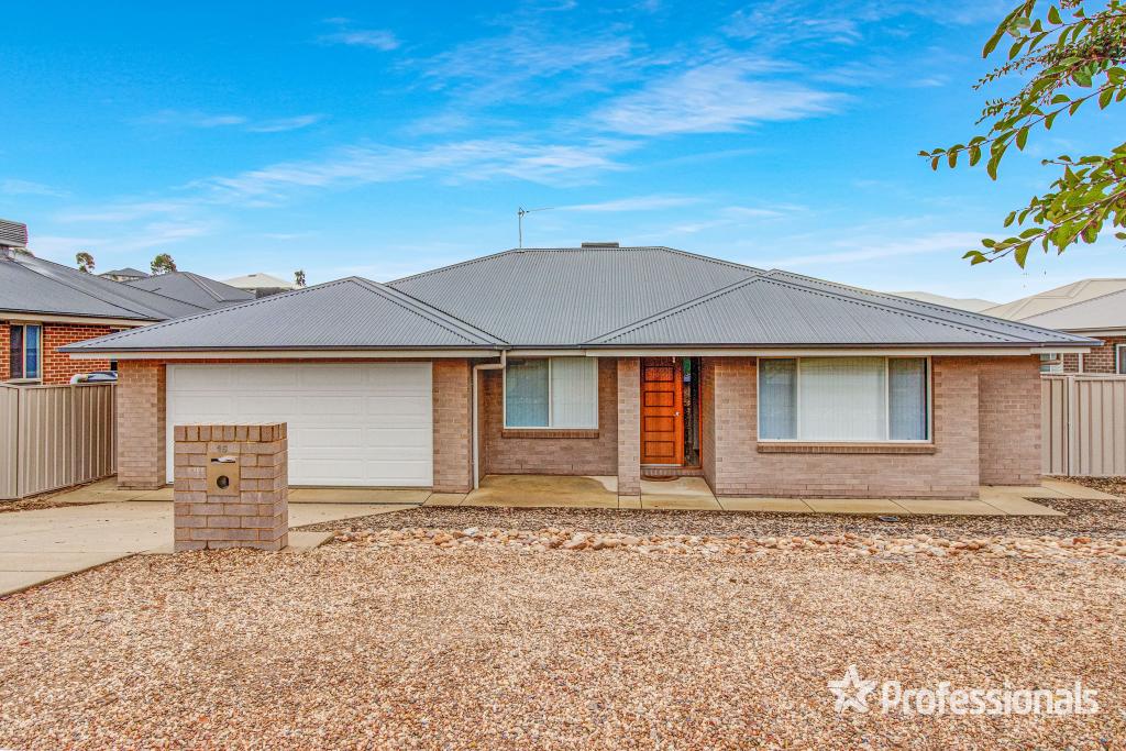 16 Watson Bvd, Lloyd, NSW 2650