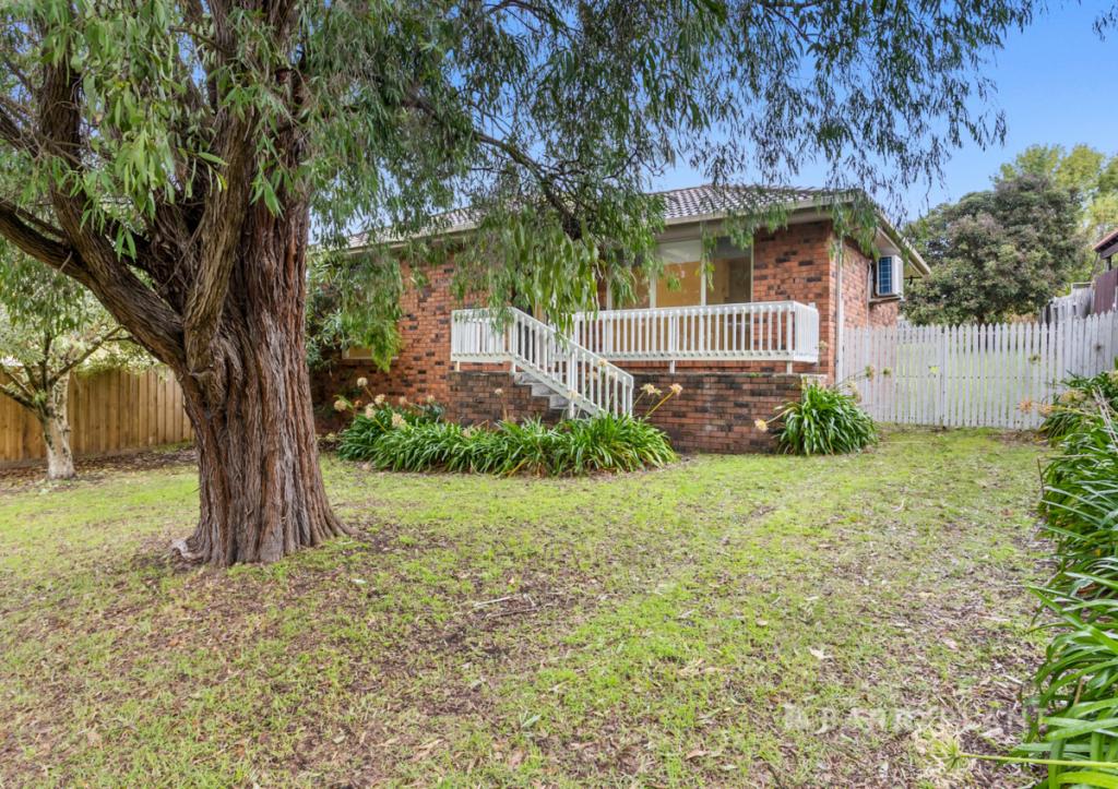 19 WARRABURRA AVE, ROSEBUD, VIC 3939