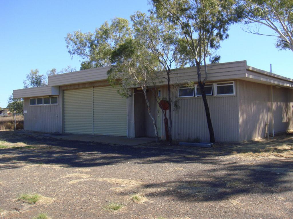 42 Tiffin St, Roma, QLD 4455