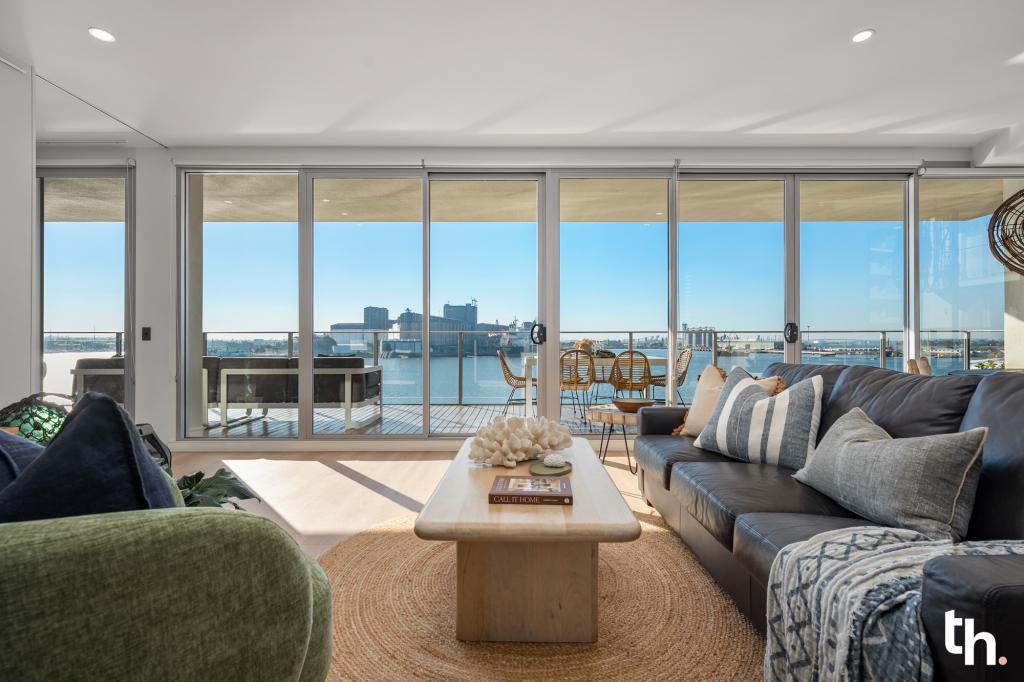 301/7 HONEYSUCKLE DR, NEWCASTLE, NSW 2300