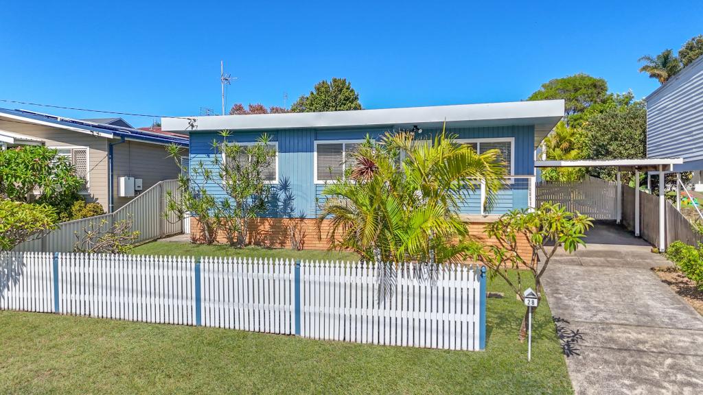 28 Woodlawn Dr, Budgewoi, NSW 2262