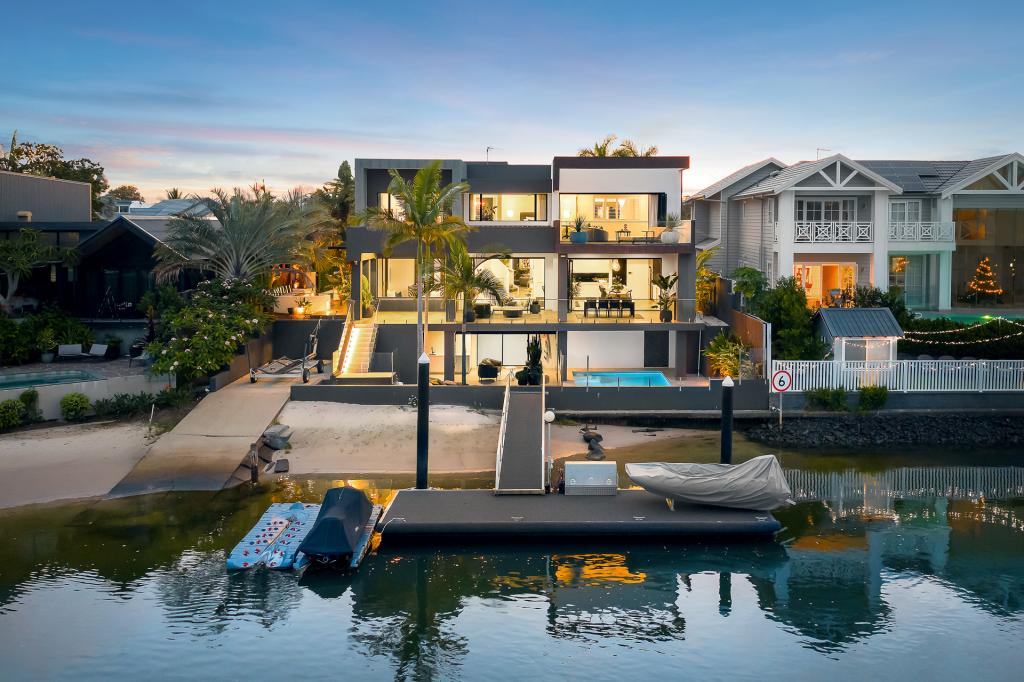 20 Bal Harbour, Broadbeach Waters, QLD 4218