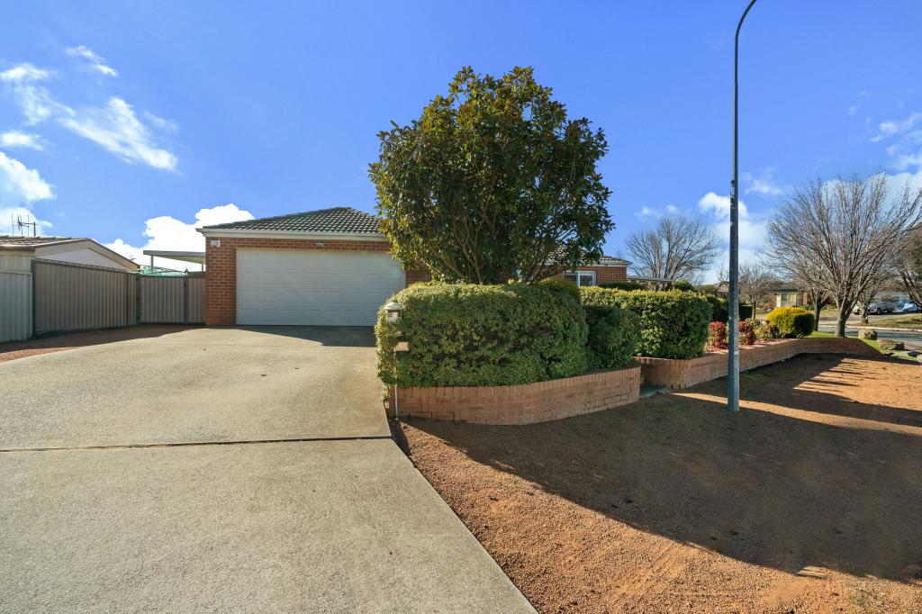 11 COOLGARDIE ST, DUNLOP, ACT 2615