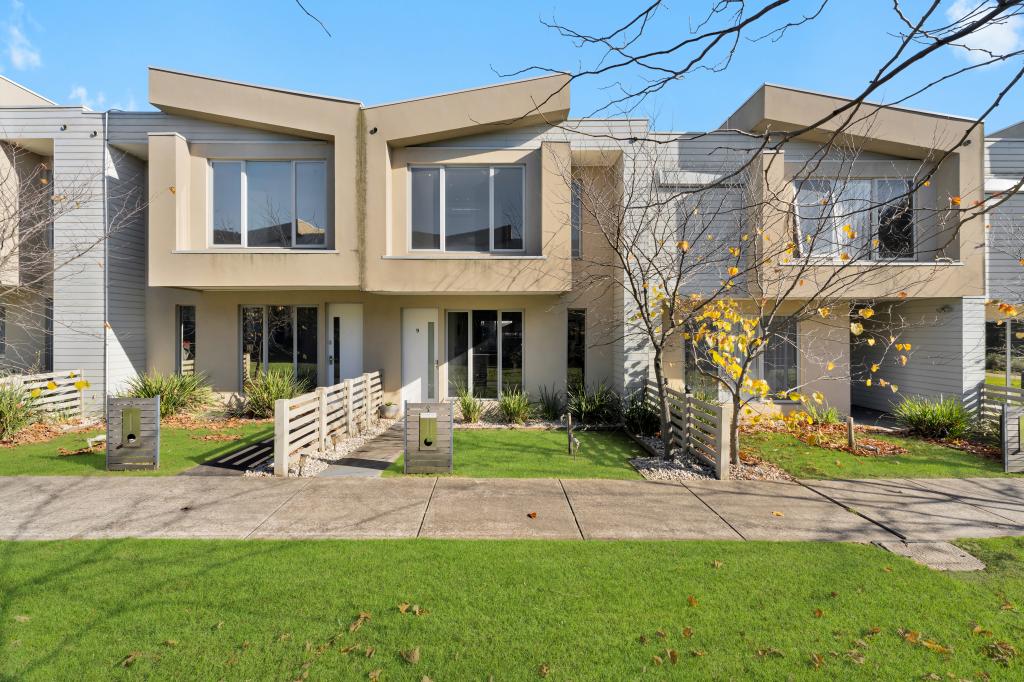 9 Nanea Path, Cranbourne, VIC 3977