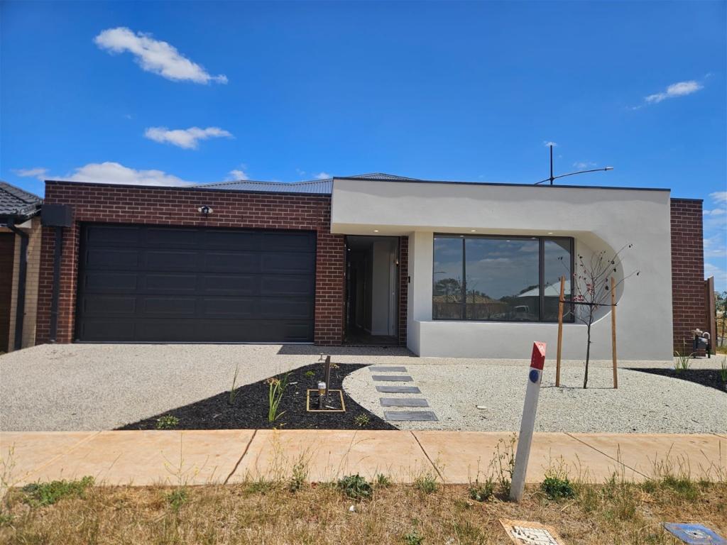 27 Councillor Dr, Weir Views, VIC 3338