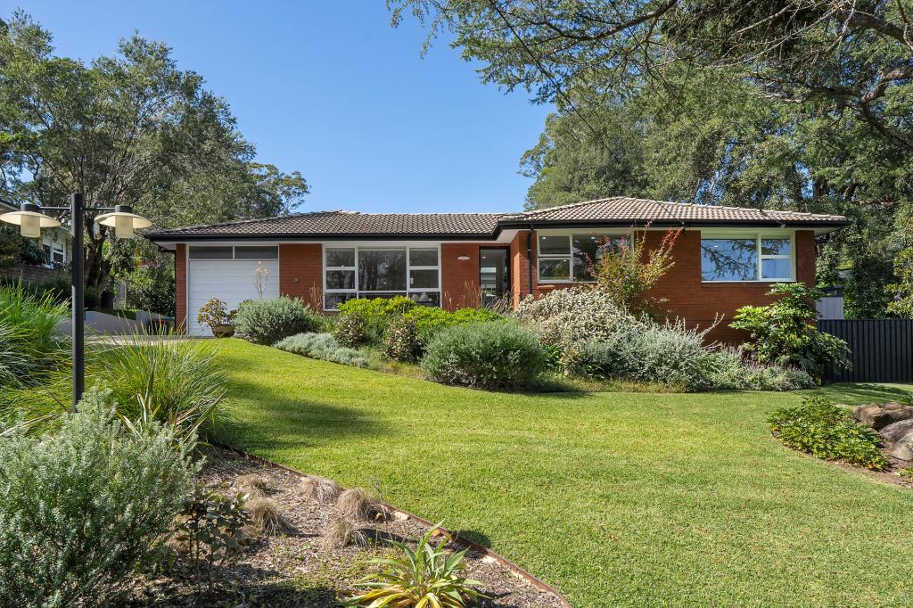 4 Sussex Rd, St Ives, NSW 2075