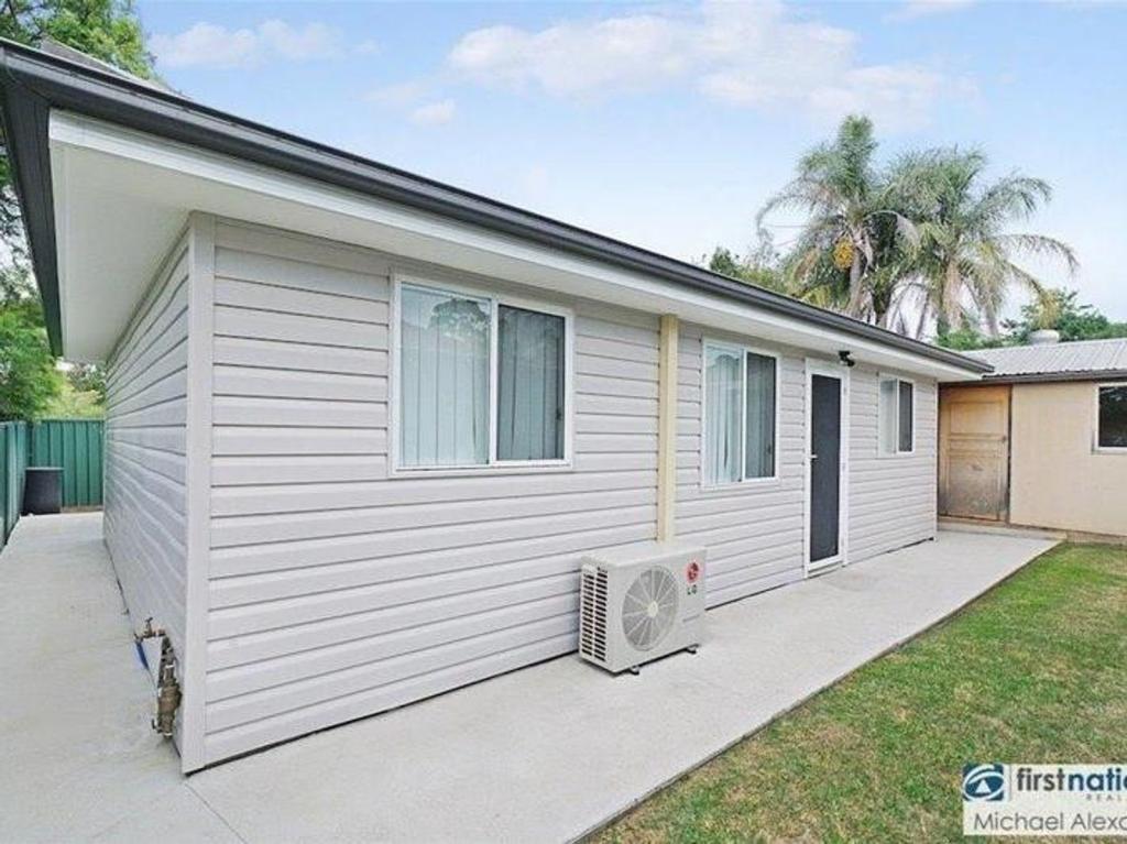 11a Nicholson Ave, Leumeah, NSW 2560