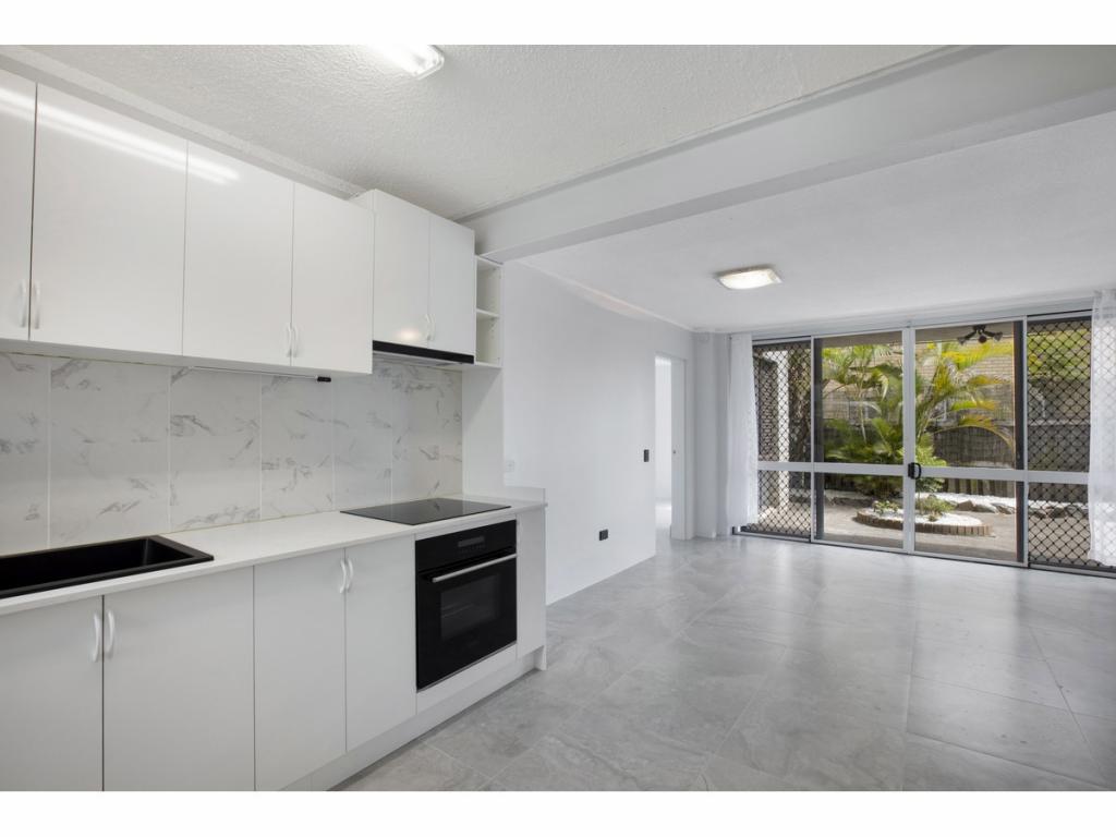 2/33 Darrambal St, Surfers Paradise, QLD 4217