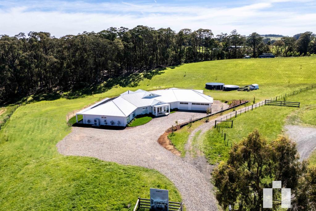 679 Denereaz Dr, Pheasant Creek, VIC 3757