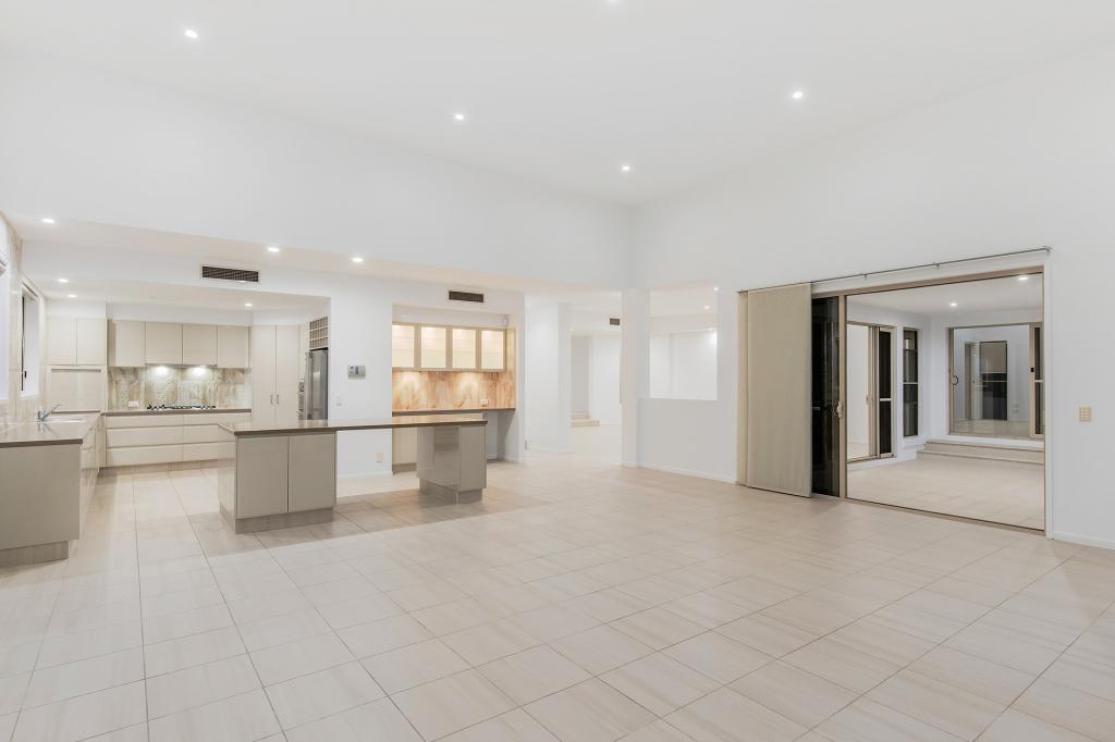 2002 The Bvd, Benowa, QLD 4217