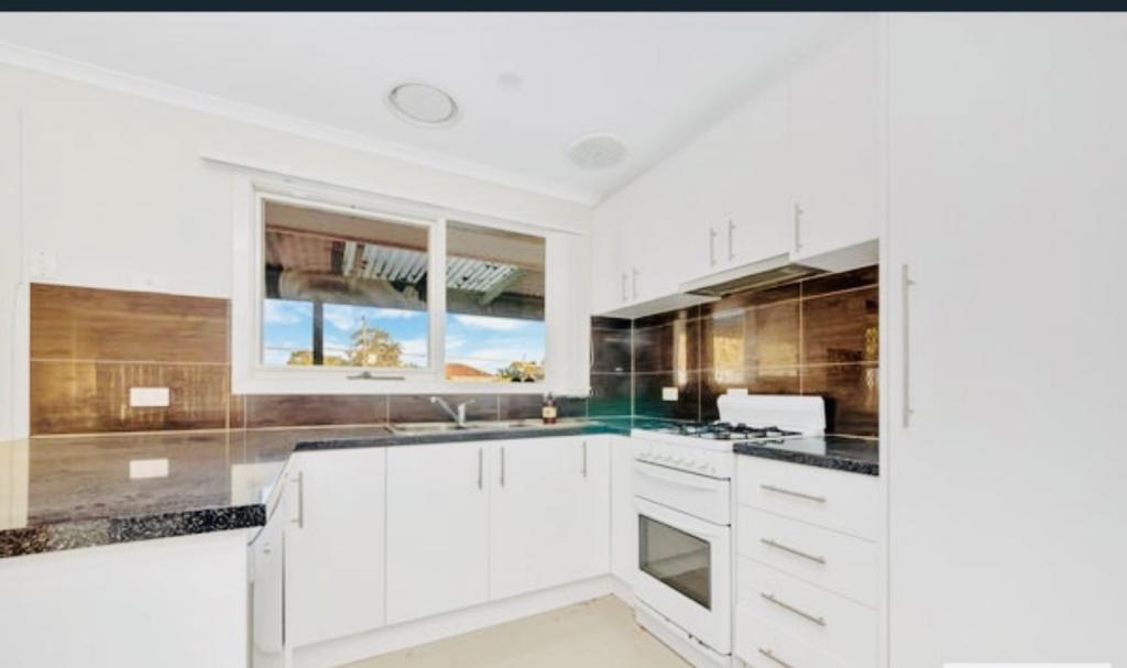 4 Hosking Ct, Pakenham, VIC 3810