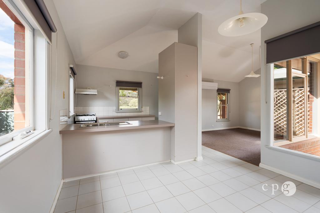 2/21 Van Heurck St, Castlemaine, VIC 3450