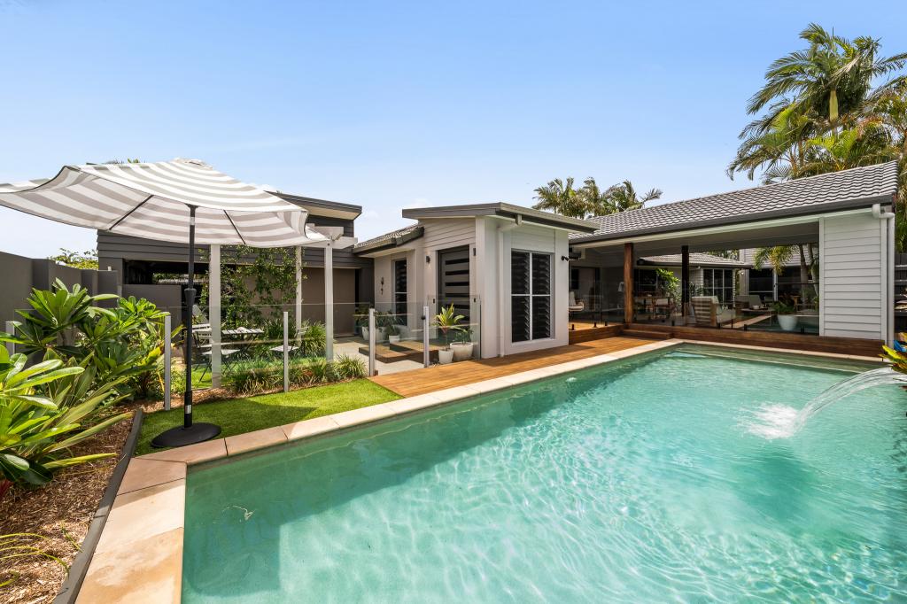 25 Dotterel Dr, Burleigh Waters, QLD 4220