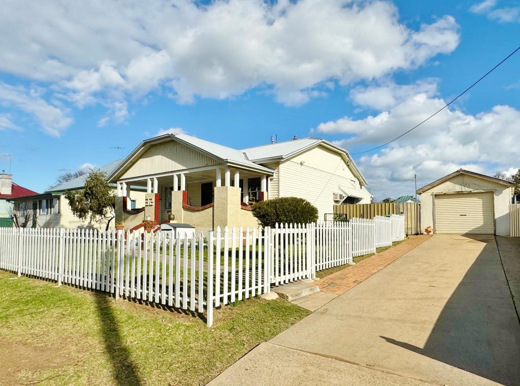 32 Currawong St, Young, NSW 2594