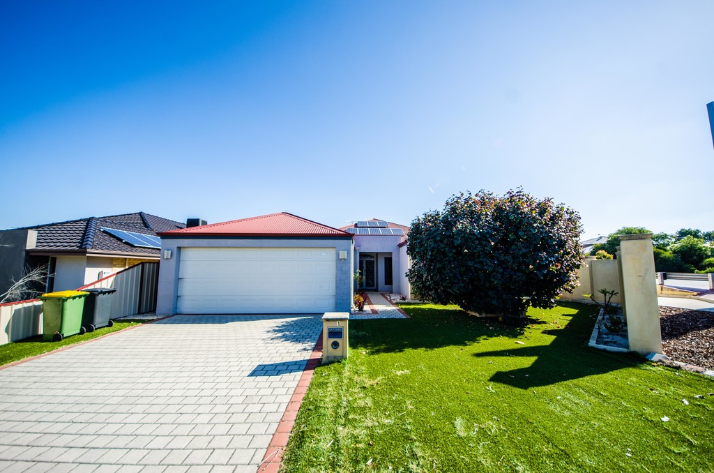 1 Clontarf Tce, Canning Vale, WA 6155