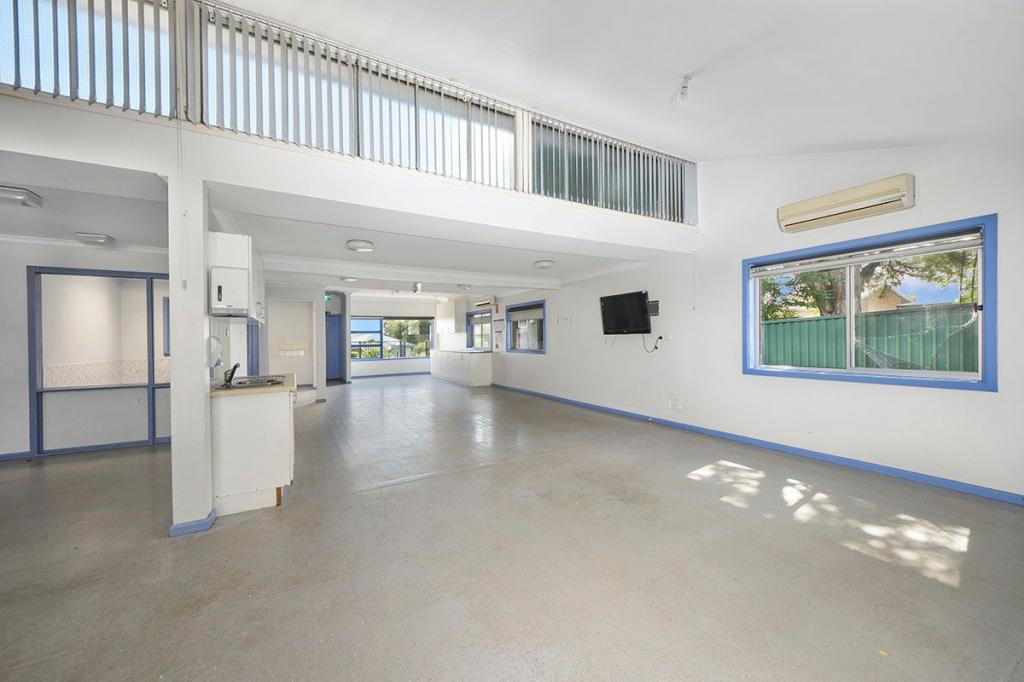 2 Chipilly Ave, Engadine, NSW 2233