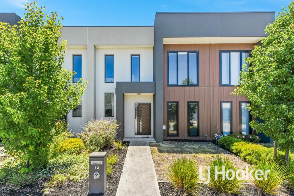 12 BURNDEN CL, BERWICK, VIC 3806