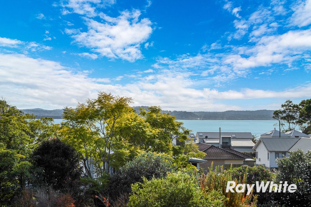 8 Lockyersleigh Ave, Batehaven, NSW 2536