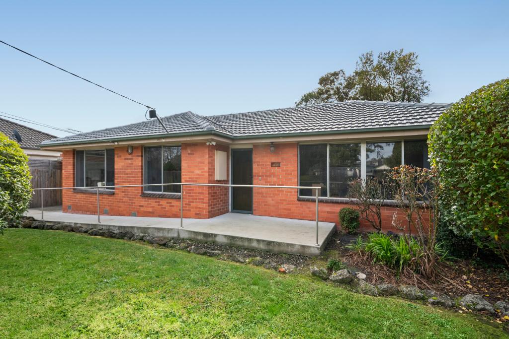 5 Anglo Ct, Mooroolbark, VIC 3138