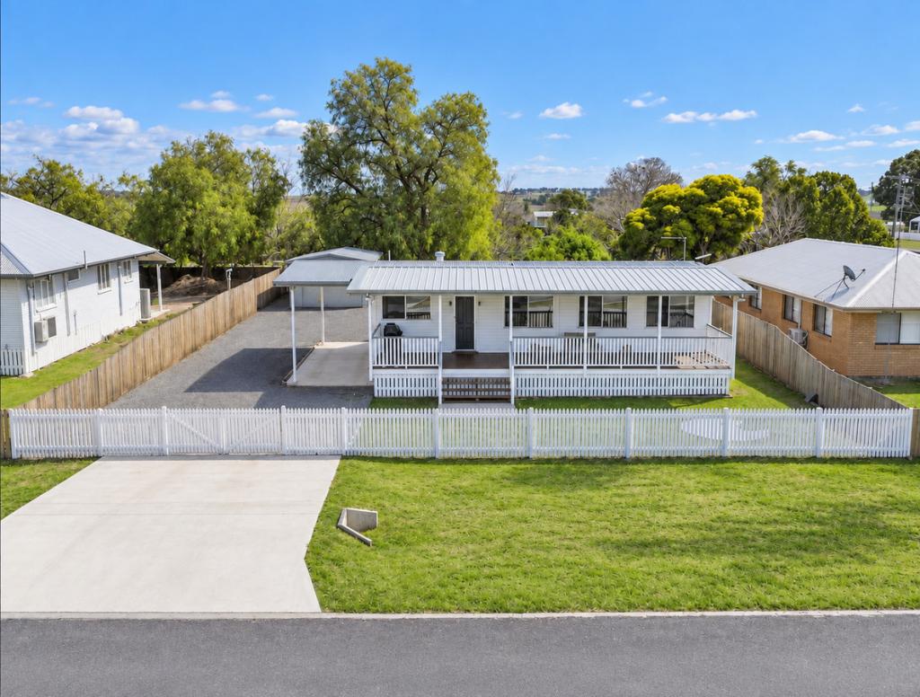 18 Arnold St, Allora, QLD 4362