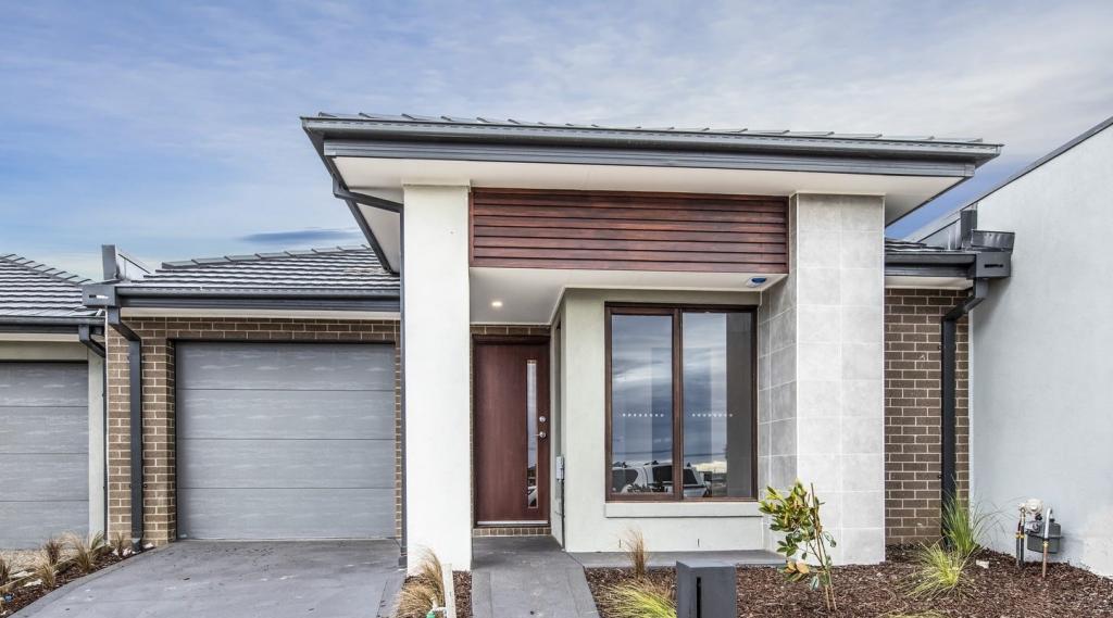 17 GRECO ST, DEANSIDE, VIC 3336