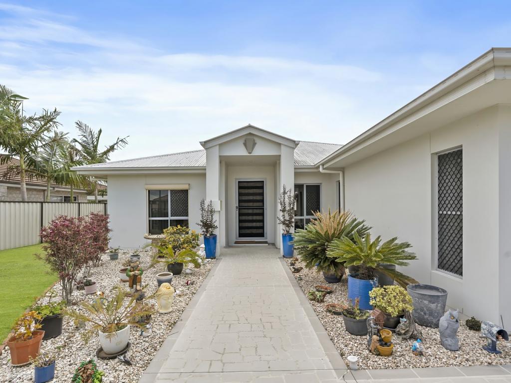 36 Pentas Dr, Bongaree, QLD 4507