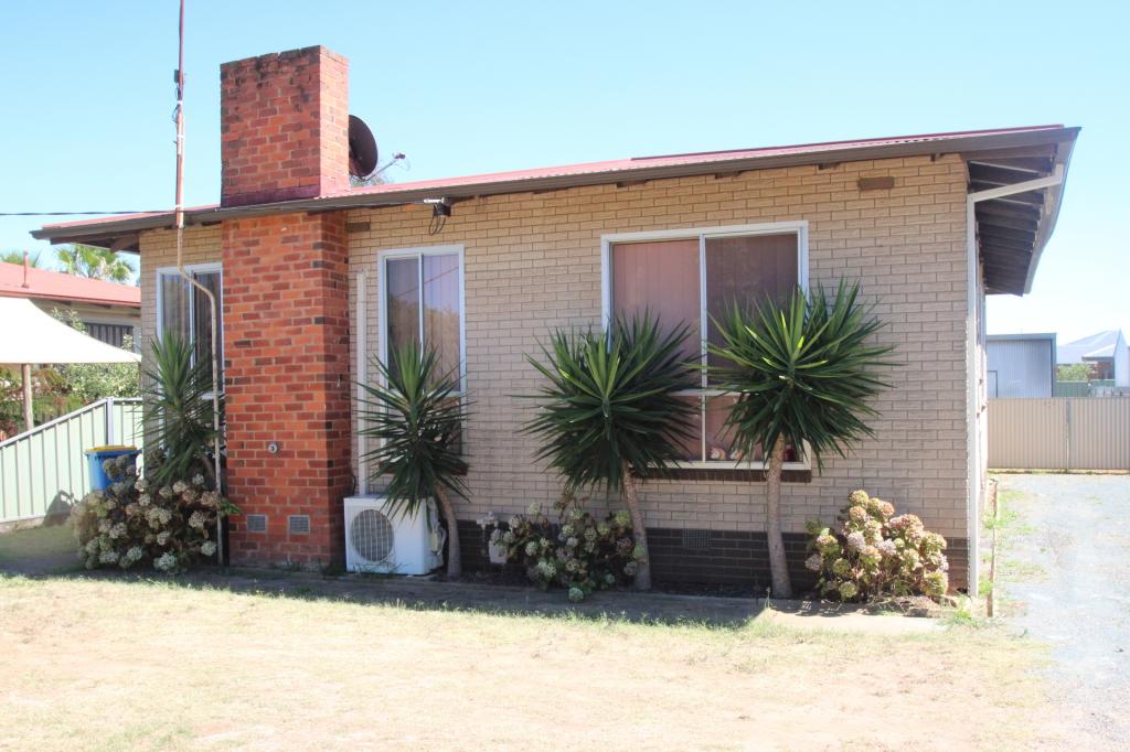 18 Charles St, Cobram, VIC 3644