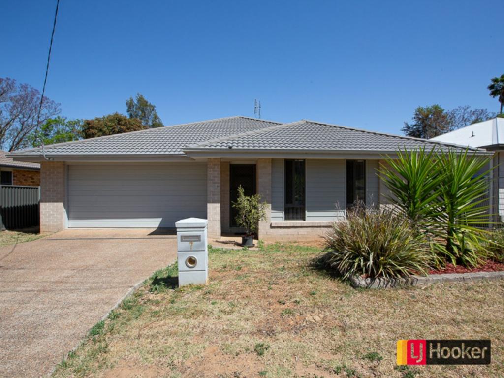 7 Mountview Cres, Oxley Vale, NSW 2340